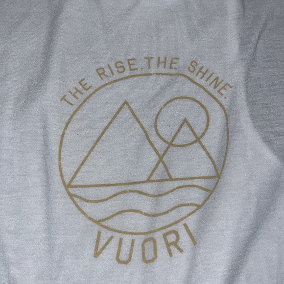 💞 Vuori LIKE NEW The Rise The Shine Graphic Women's Tank - Sz Medium - Picture 8 of 9